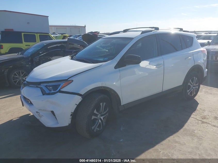 2018 TOYOTA RAV4 LE - JTMZFREV6JJ150530