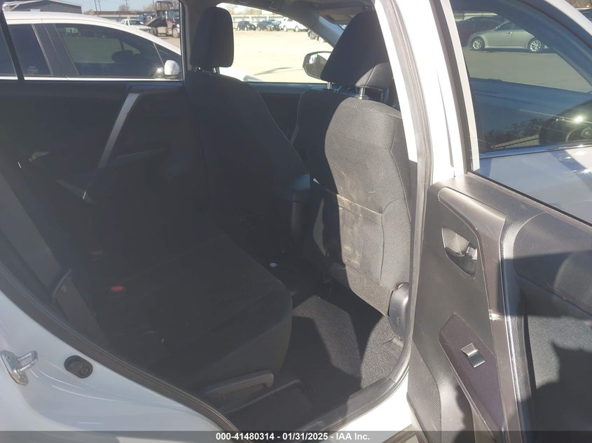 2018 TOYOTA RAV4 LE - JTMZFREV6JJ150530