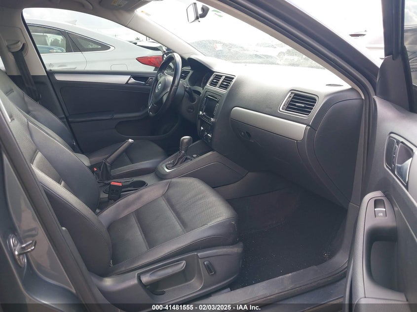 2014 VOLKSWAGEN JETTA VIN: 3VWD07AJ2EM411841