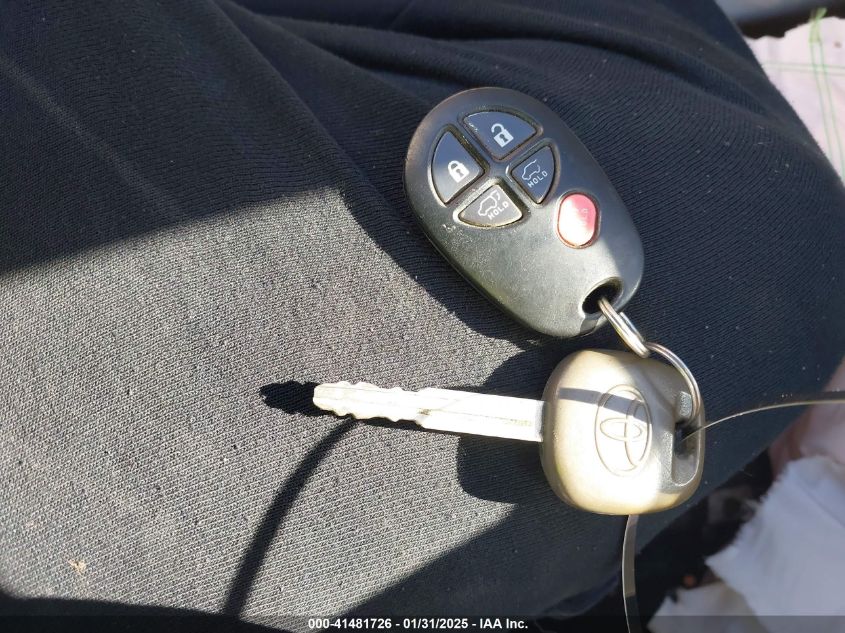 2013 Toyota Highlander Plus/Se VIN: 5TDZK3EH1DS114772 Lot: 41481726