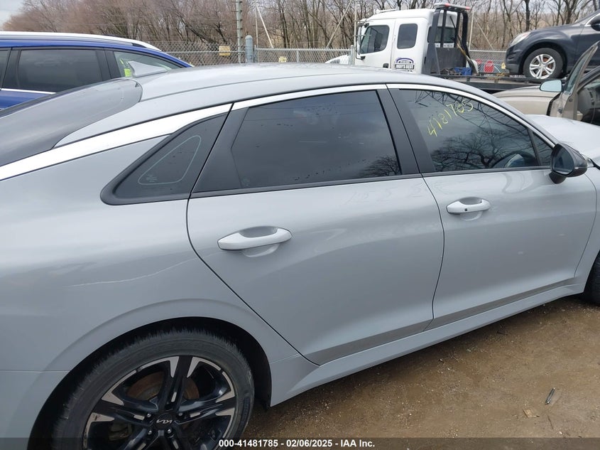 2022 KIA K5 VIN: 5XXG64J29NG121202