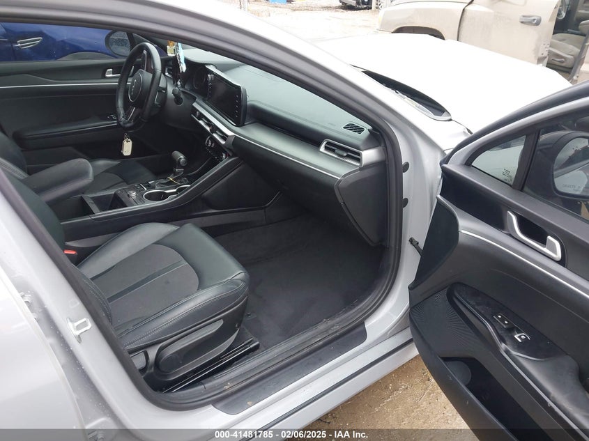2022 KIA K5 VIN: 5XXG64J29NG121202