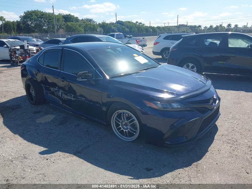 2022 TOYOTA CAMRY (VIN: 4T1G11AK7NU637495)