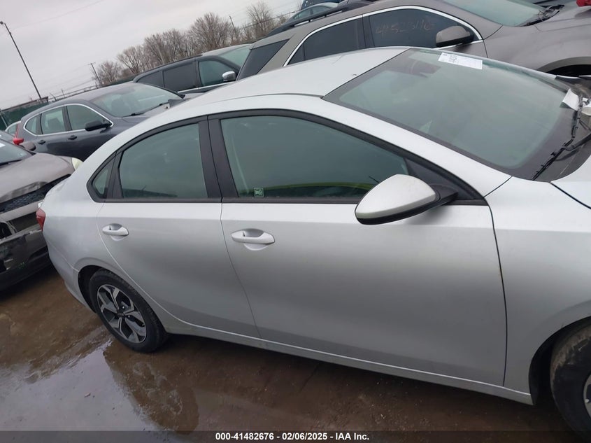 2021 KIA FORTE VIN: 3KPF24AD9ME300758