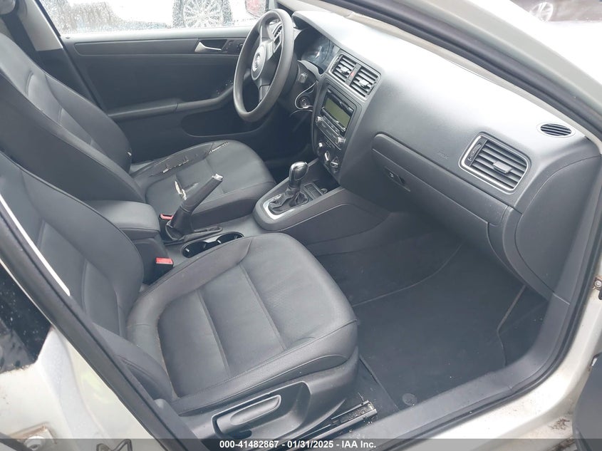 2011 VOLKSWAGEN JETTA VIN: 3VWDZ7AJ7BM327936