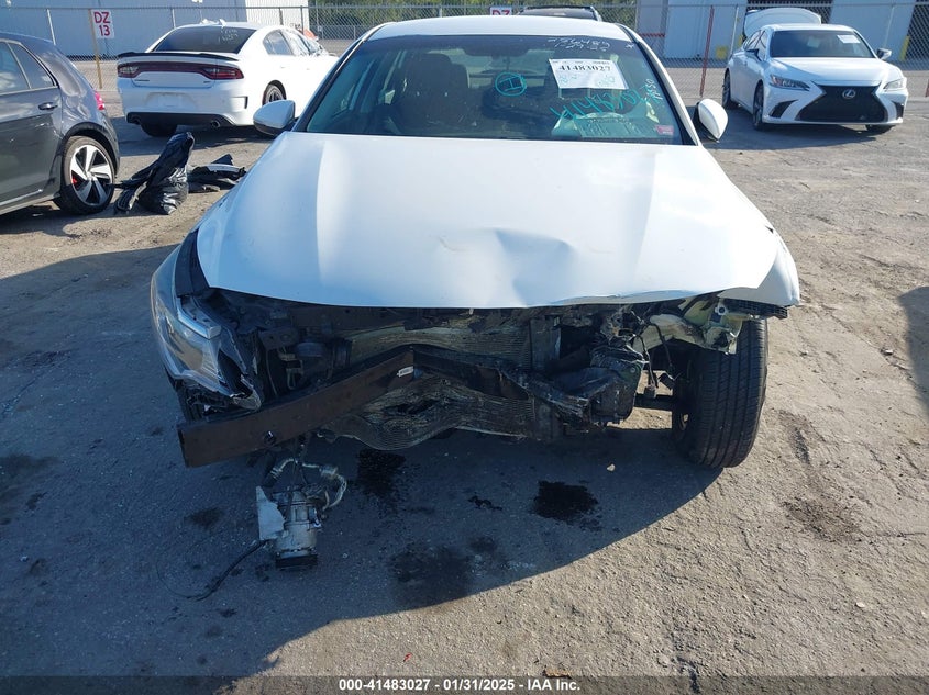 2016 KIA OPTIMA VIN: KNAGT4L3XG5102922