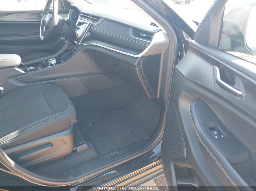 2023 JEEP GRAND CHEROKEE VIN: 1C4RJJAG2P8883620