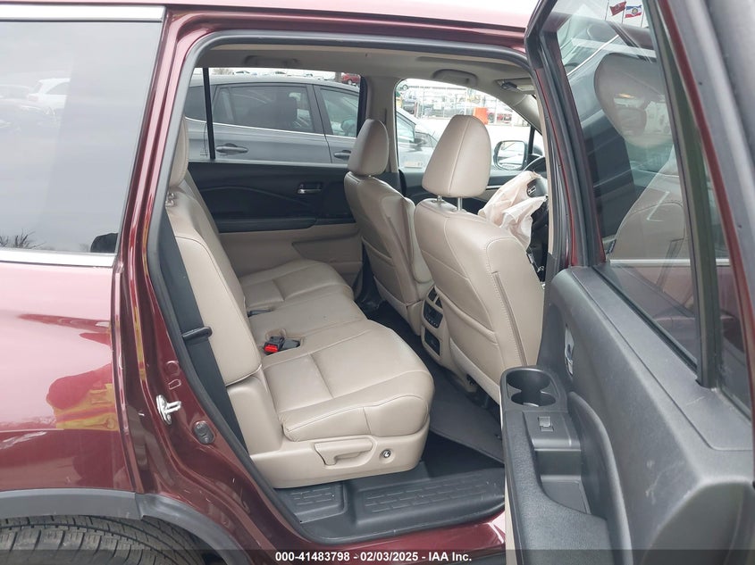 2018 HONDA PILOT VIN: 5FNYF6H52JB039308