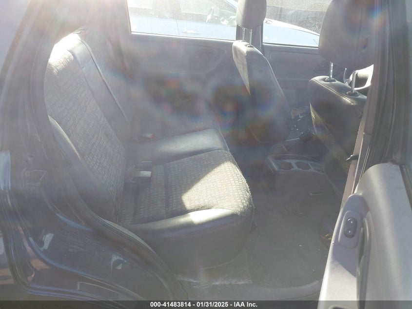 2002 Ford Escape Xls VIN: 1FMYU02BX2KB98739 Lot: 41483814