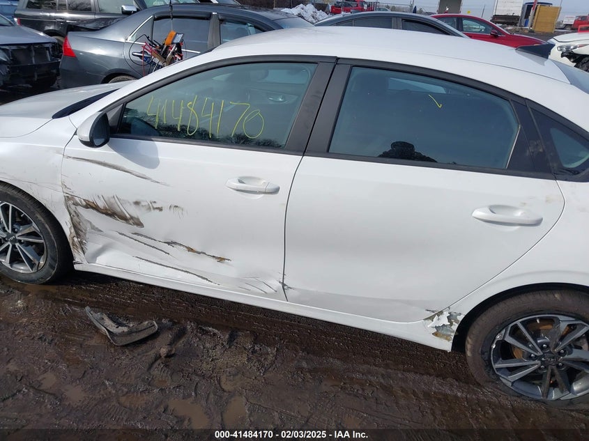 2022 KIA FORTE VIN: 3KPF24AD7NE487788