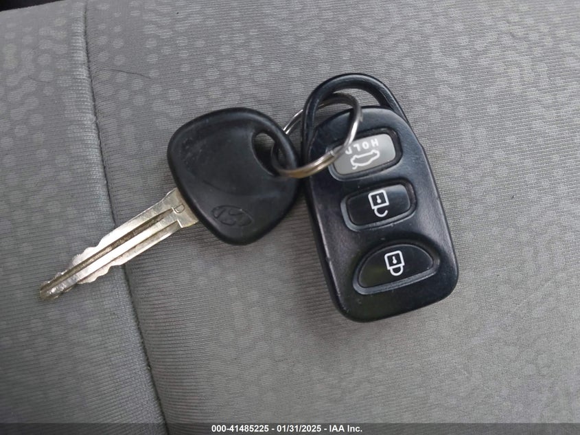 2010 HYUNDAI ELANTRA VIN: KMHDU4AD8AU019285