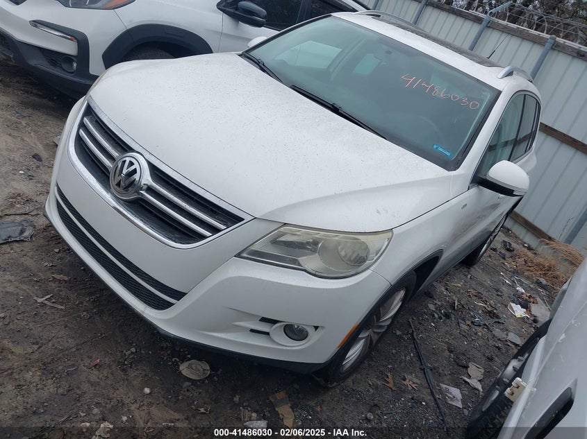 2010 VOLKSWAGEN TIGUAN VIN: WVGAV7AXXAW001922