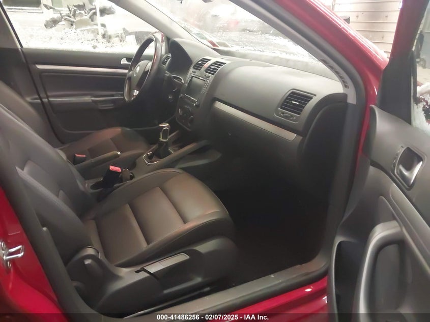 2008 VOLKSWAGEN JETTA VIN: 3VWRJ71K38M137887