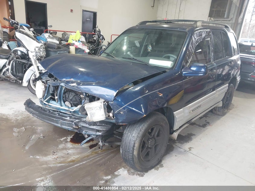 2002 CHEVROLET TRACKER auction photo 2