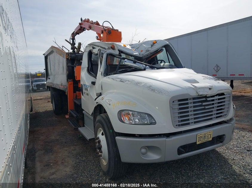 2023 FREIGHTLINER M2 106  (VIN: 1FVACXFCXPHNZ8832)