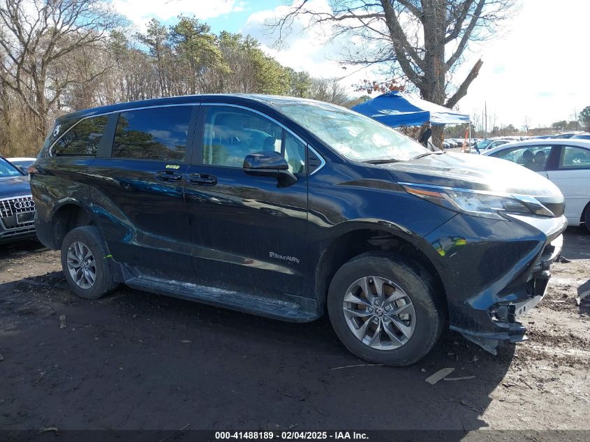 2023 Toyota Sienna - 5TDKRKEC2PS176293