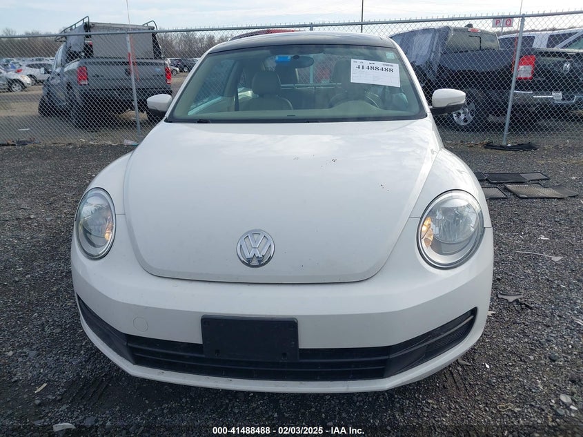 2014 VOLKSWAGEN BEETLE 2.5L - 3VWJP7AT8EM611560