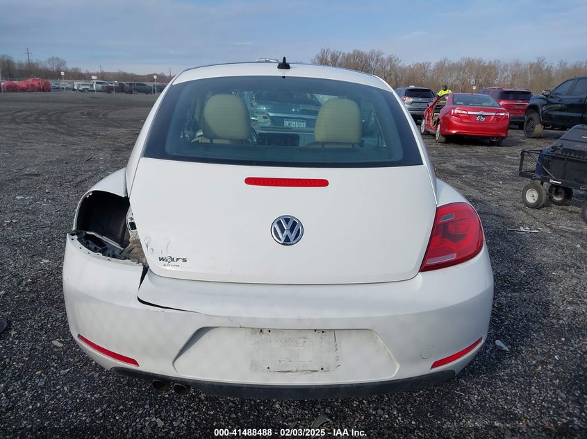 2014 VOLKSWAGEN BEETLE 2.5L - 3VWJP7AT8EM611560