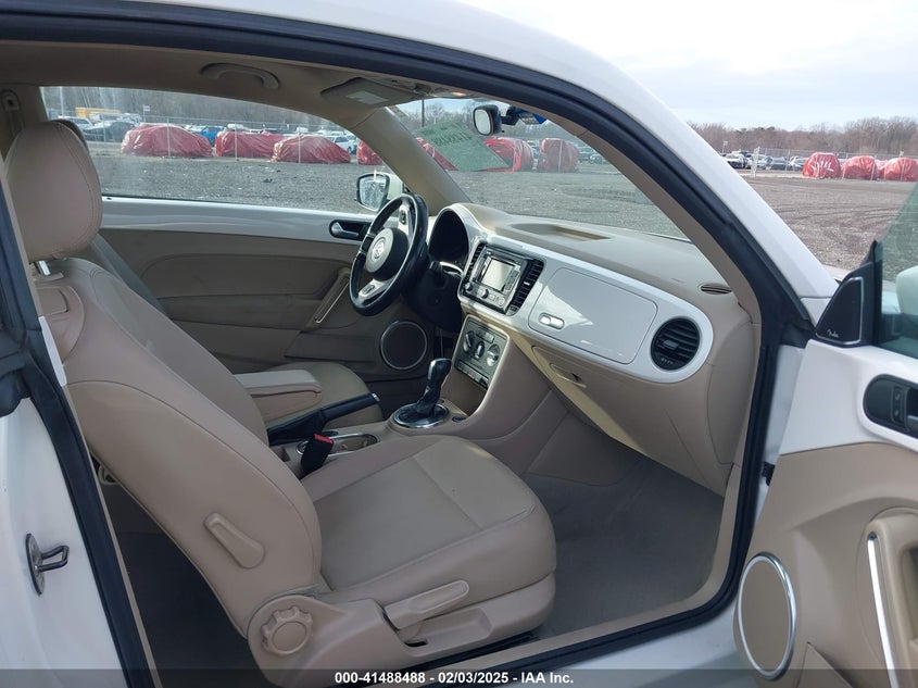 2014 VOLKSWAGEN BEETLE 2.5L - 3VWJP7AT8EM611560