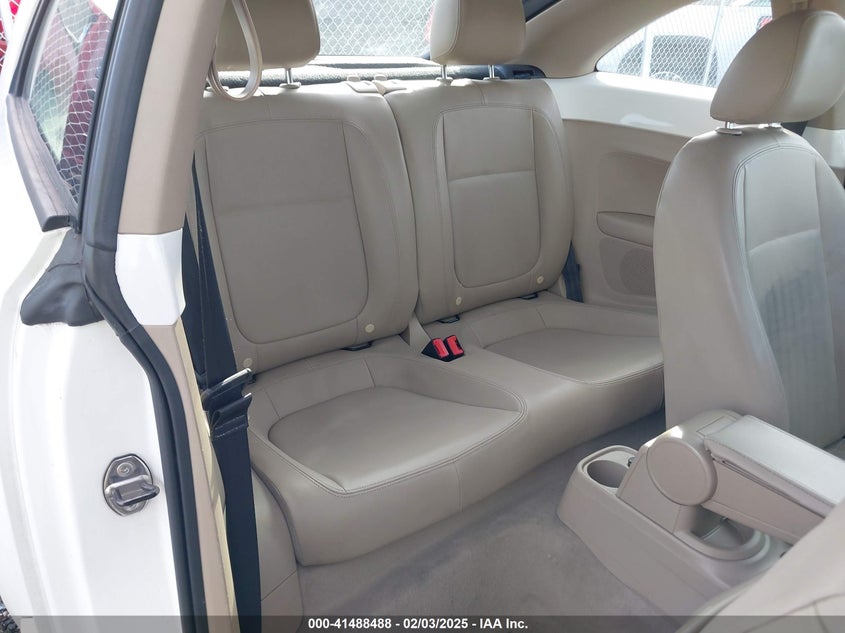 2014 VOLKSWAGEN BEETLE 2.5L - 3VWJP7AT8EM611560