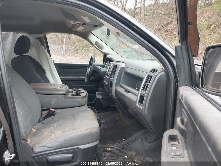 2017 RAM 1500 EXPRESS  4X2 5'7 BOX - 1C6RR6KT8HS683418