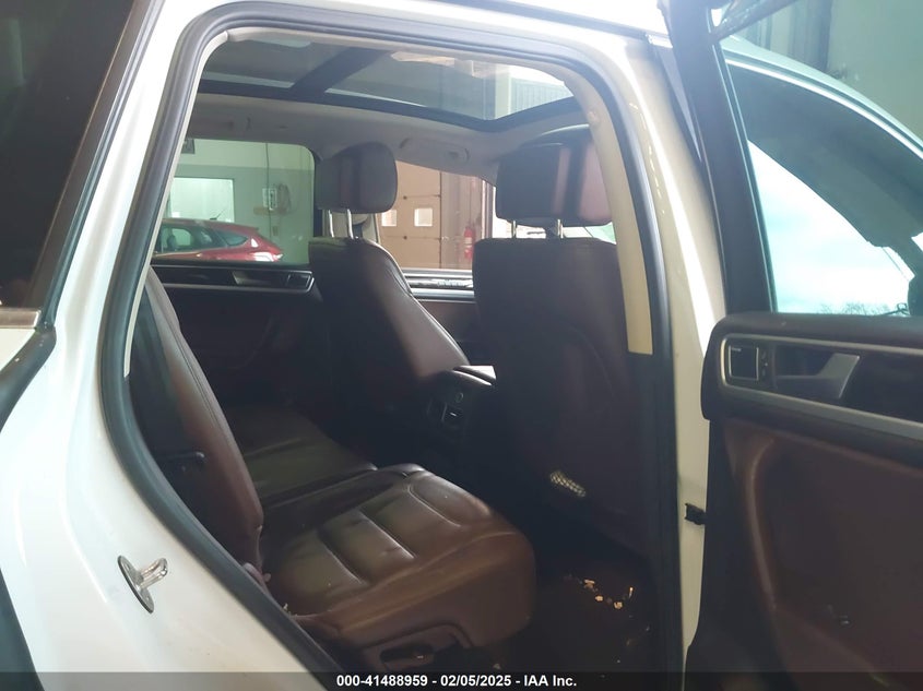 2013 VOLKSWAGEN TOUAREG VIN: WVGEF9BP6DD007323