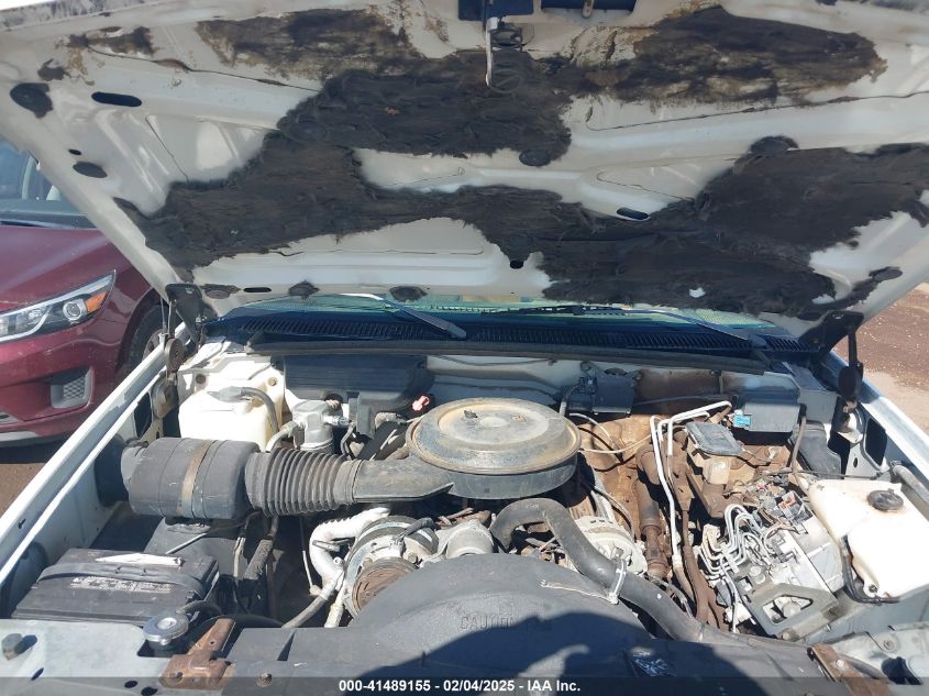 1993 Chevrolet Suburban VIN: 1GNDK26KXPJ607796 Lot: 41489155