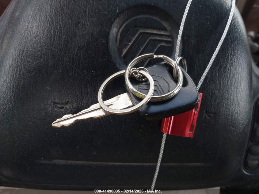 2000 Mercury Mountaineer VIN: 4M2ZU66E9YUJ31251 Lot: 41490035