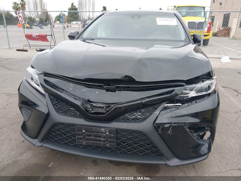 2019 TOYOTA CAMRY VIN: 4T1B11HK8KU192115