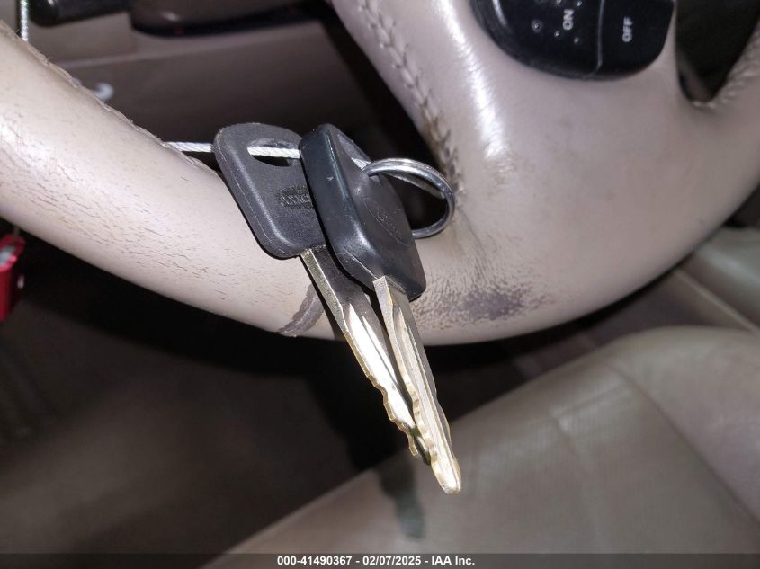 2001 Ford Expedition Eddie Bauer VIN: 1FMPU18L81LB71047 Lot: 41490367