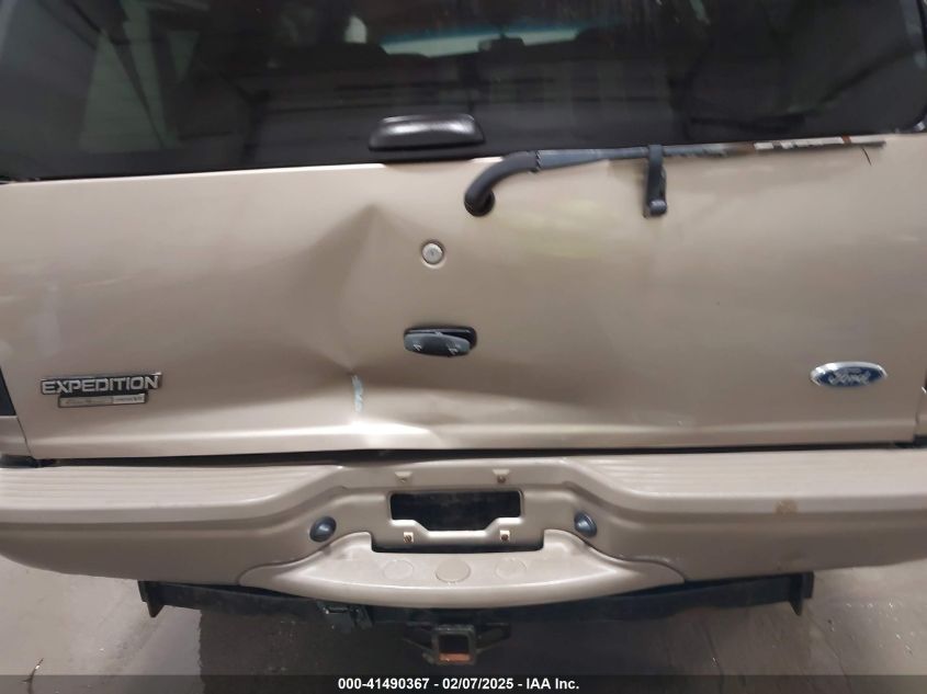 2001 Ford Expedition Eddie Bauer VIN: 1FMPU18L81LB71047 Lot: 41490367