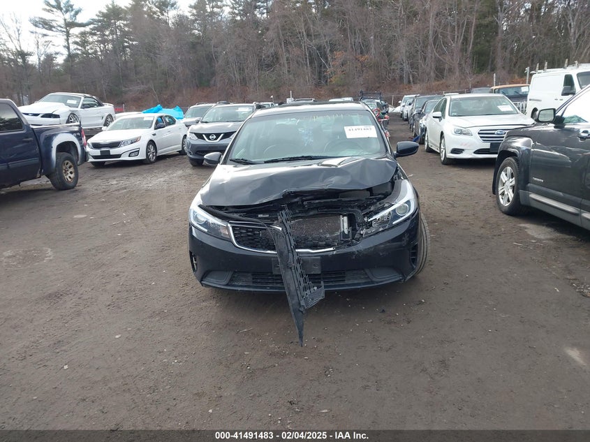 2018 KIA FORTE VIN: 3KPFK4A7XJE197047
