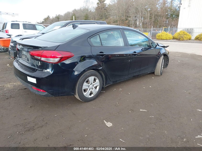2018 KIA FORTE VIN: 3KPFK4A7XJE197047