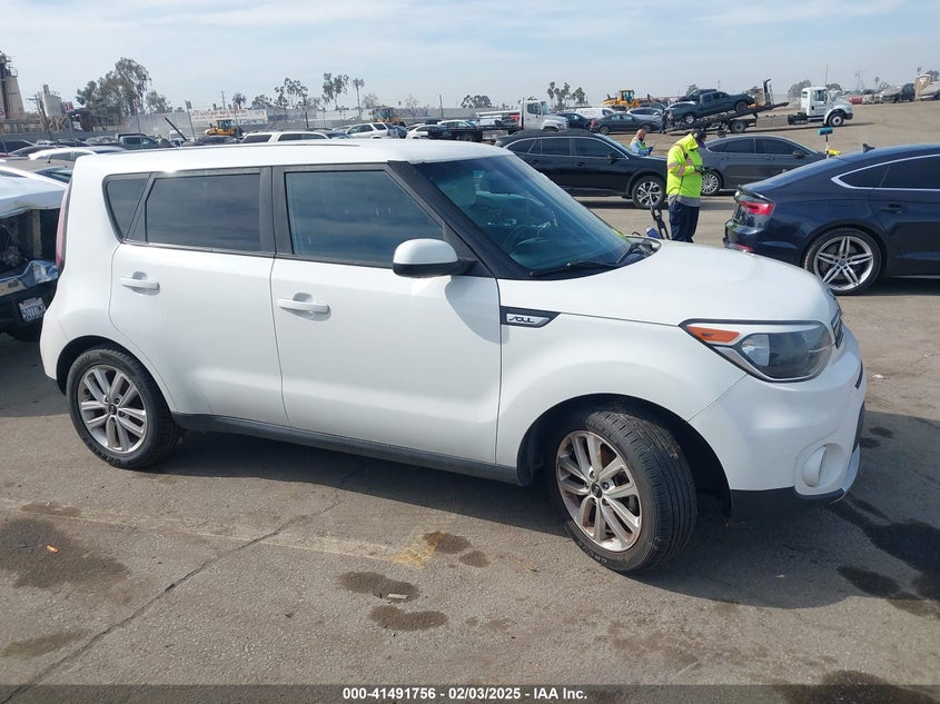 2018 Kia Soul + VIN: KNDJP3A59J7606885 Lot: 41491756
