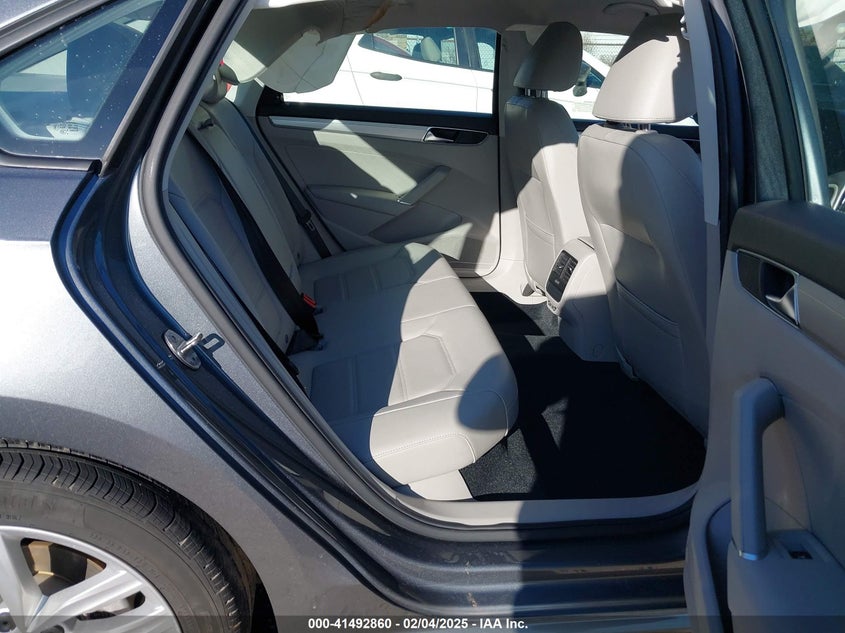 2019 VOLKSWAGEN PASSAT VIN: 1VWLA7A37KC012561