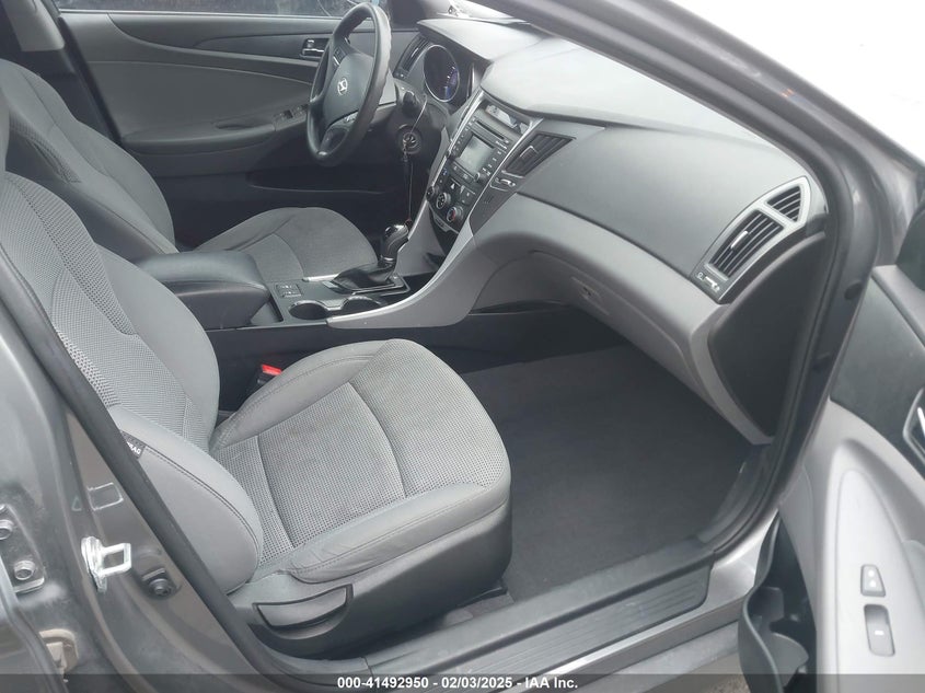 2014 HYUNDAI SONATA VIN: 5NPEB4AC7EH931623