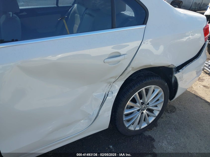 2014 VOLKSWAGEN JETTA VIN: 3VWLL7AJ7EM359951