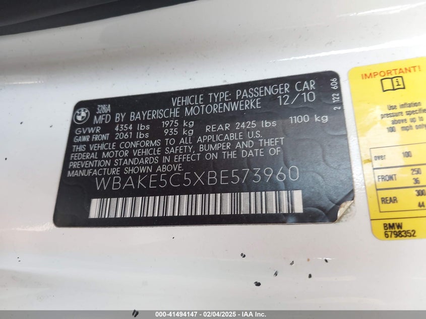 2011 BMW 328 VIN: WBAKE5C5XBE573960