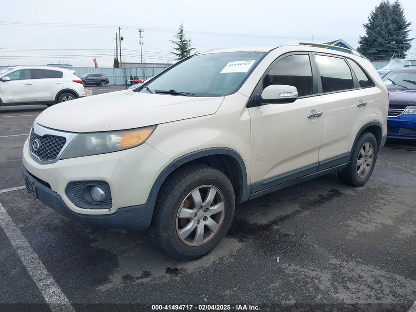 2011 KIA SORENTO VIN: 5XYKT4A16BG123989