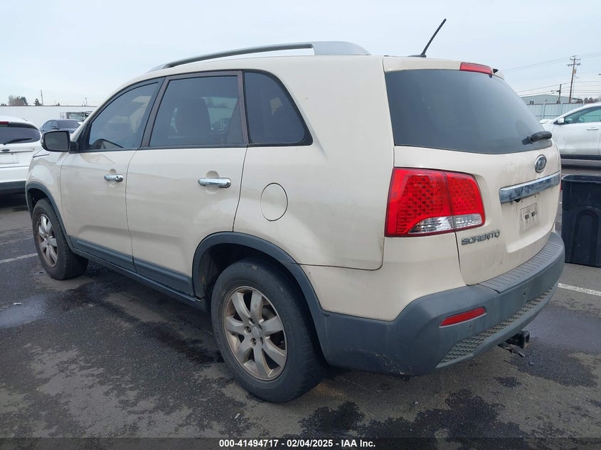 2011 KIA SORENTO VIN: 5XYKT4A16BG123989