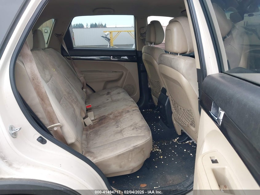 2011 KIA SORENTO VIN: 5XYKT4A16BG123989