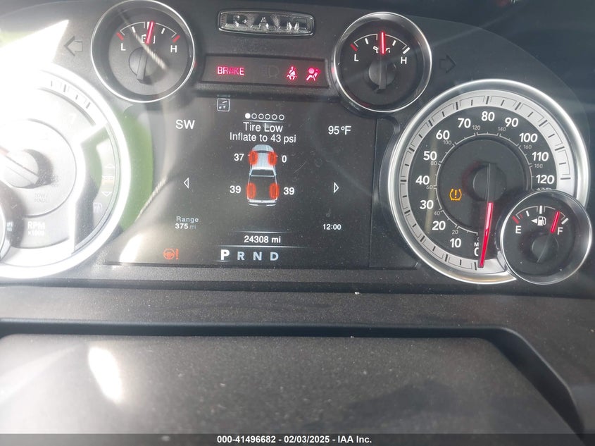 2023 RAM 1500 CLASSIC VIN: 3C6JR7DG8PG656650