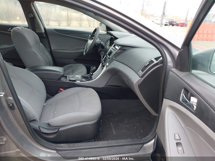 2014 HYUNDAI SONATA VIN: 5NPEB4AC7EH881838