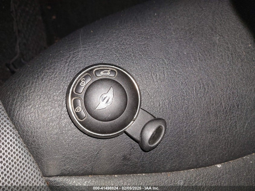 2008 Mini Cooper VIN: WMWMF33548TT61313 Lot: 41498824