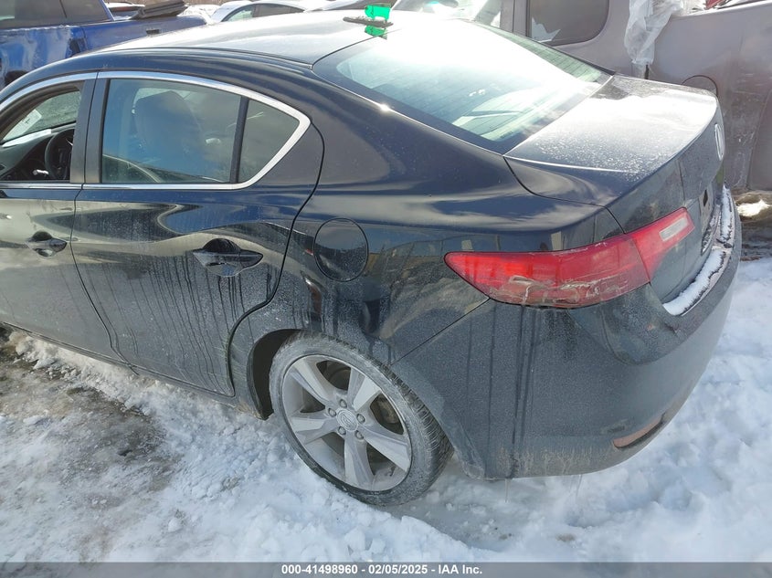 2013 ACURA ILX VIN: 19VDE2E51DE000596