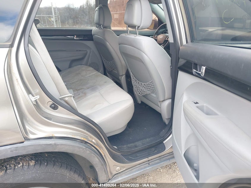 2011 Kia Sorento Lx VIN: 5XYKT4A18BG023781 Lot: 41499264