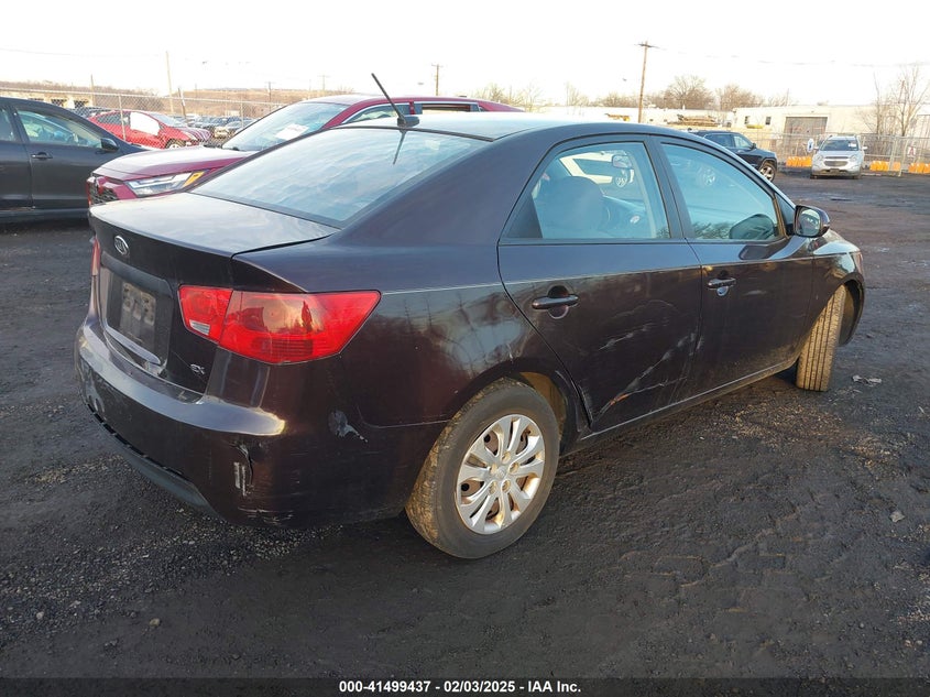 2011 KIA FORTE VIN: KNAFU4A23B5357035