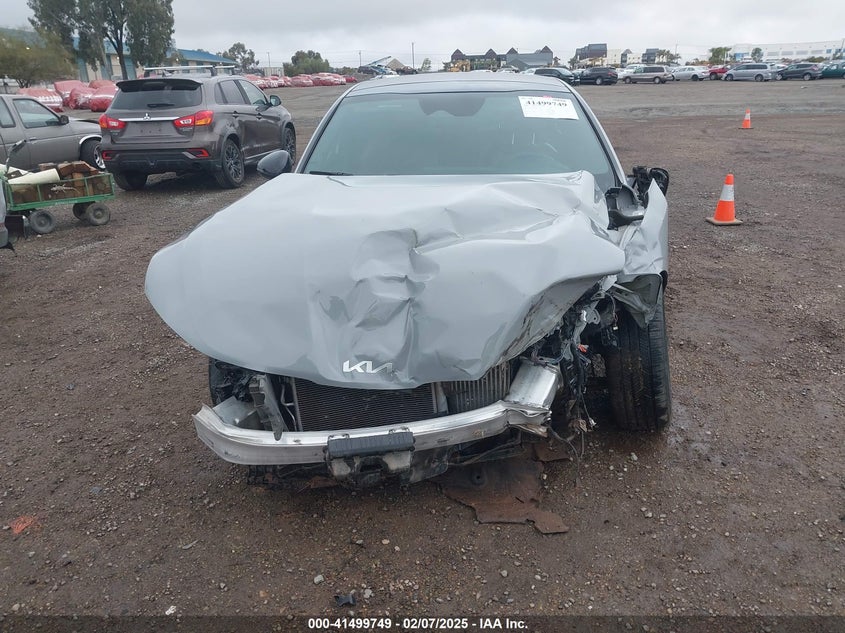 2022 KIA K5 VIN: 5XXG64J29NG116128