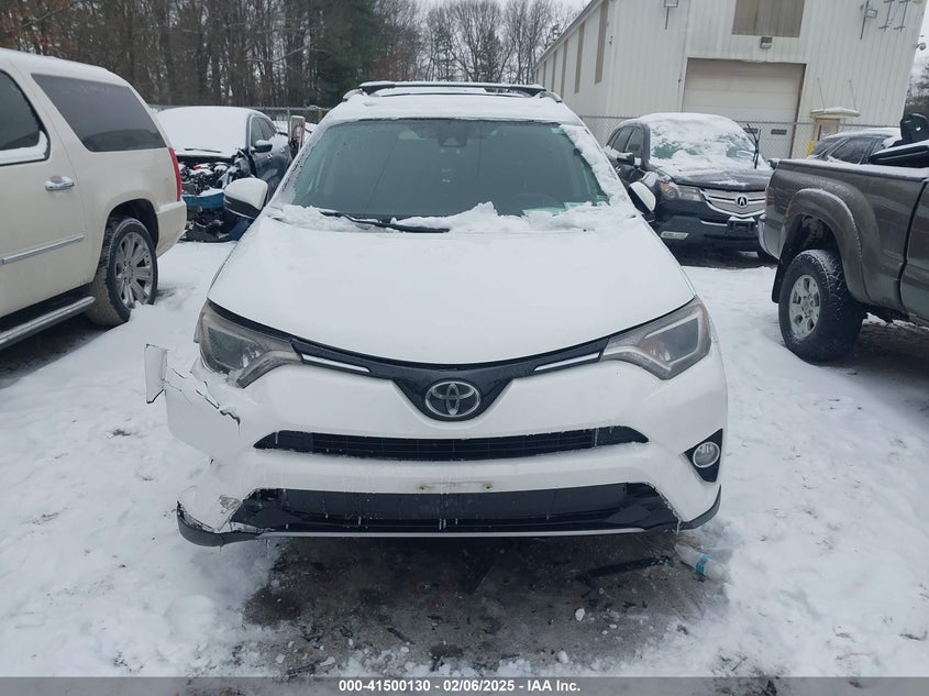 2018 TOYOTA RAV4 XLE - 2T3RFREV0JW802477