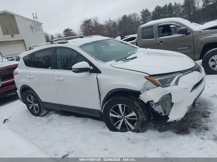 2018 TOYOTA RAV4 XLE - 2T3RFREV0JW802477